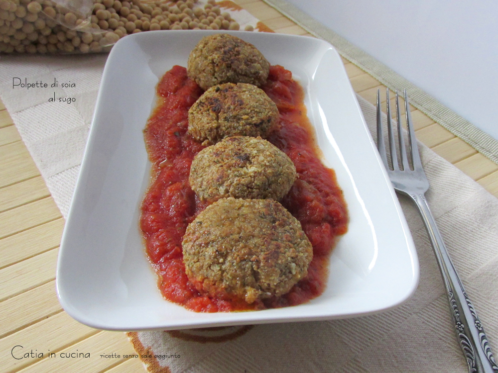 sojaballetjes in tomatensaus