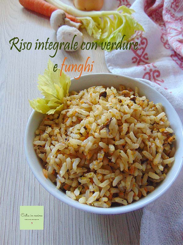 volkorenrijst met groenten en champignons