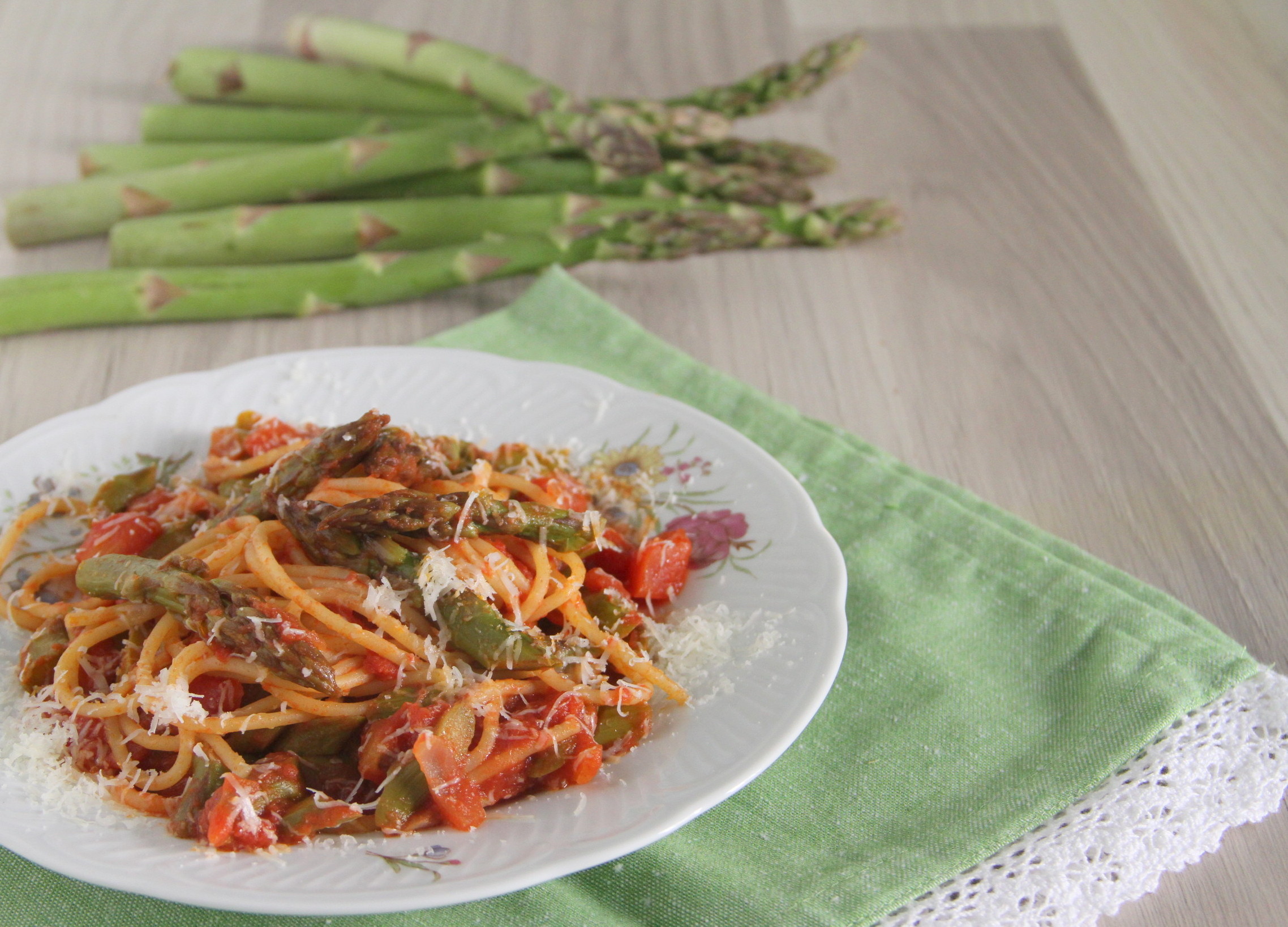Spaghetti met aspergesaus