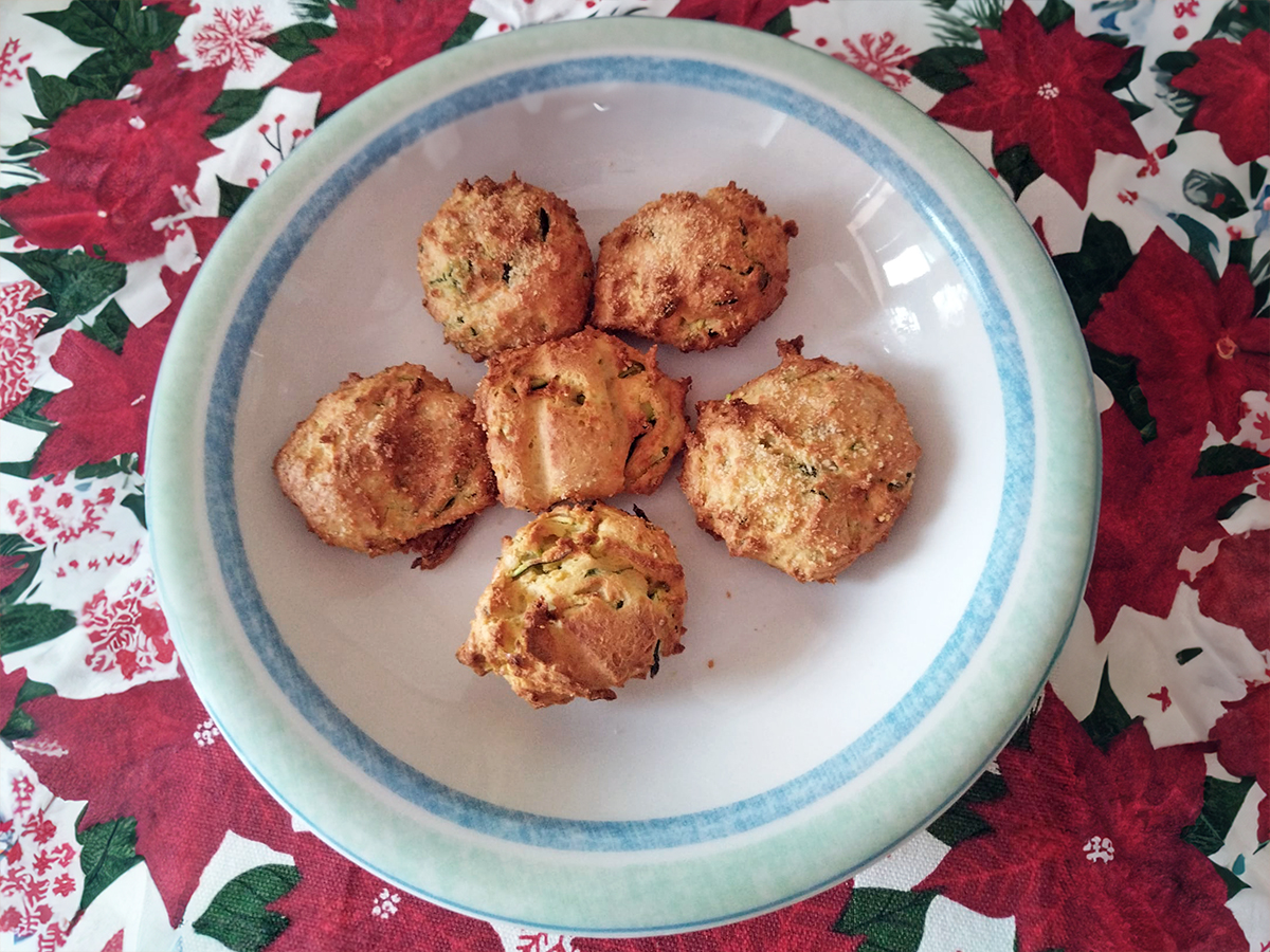 Courgette- en ricottaballetjes in de airfryer