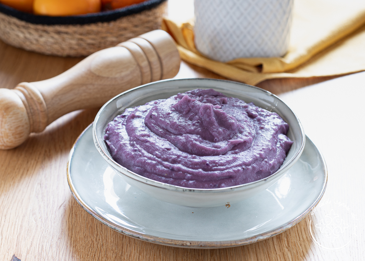 Paarse aardappelpuree