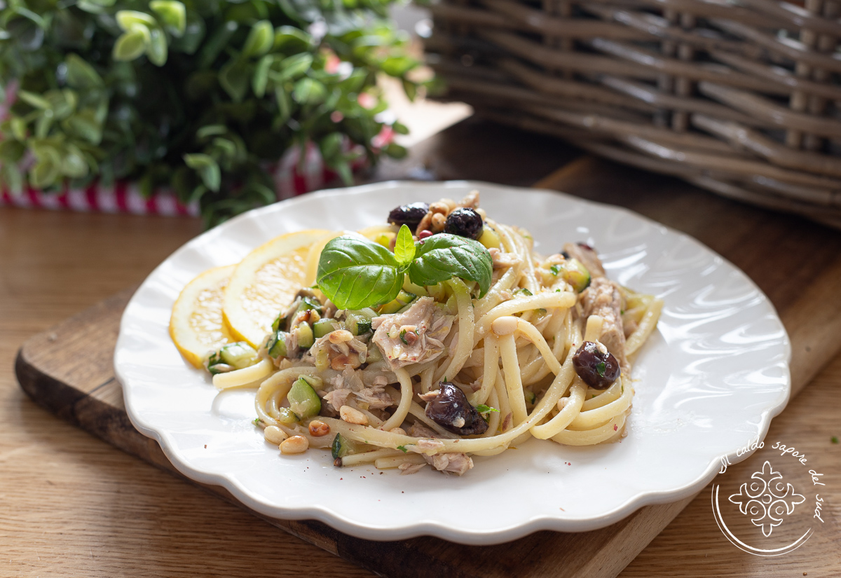 Pasta met tonijn en courgette in het wit