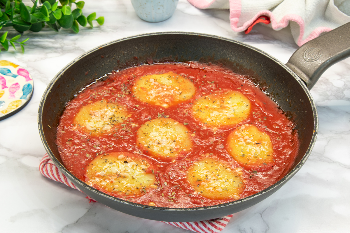 Aardappelen alla pizzaiola in de pan