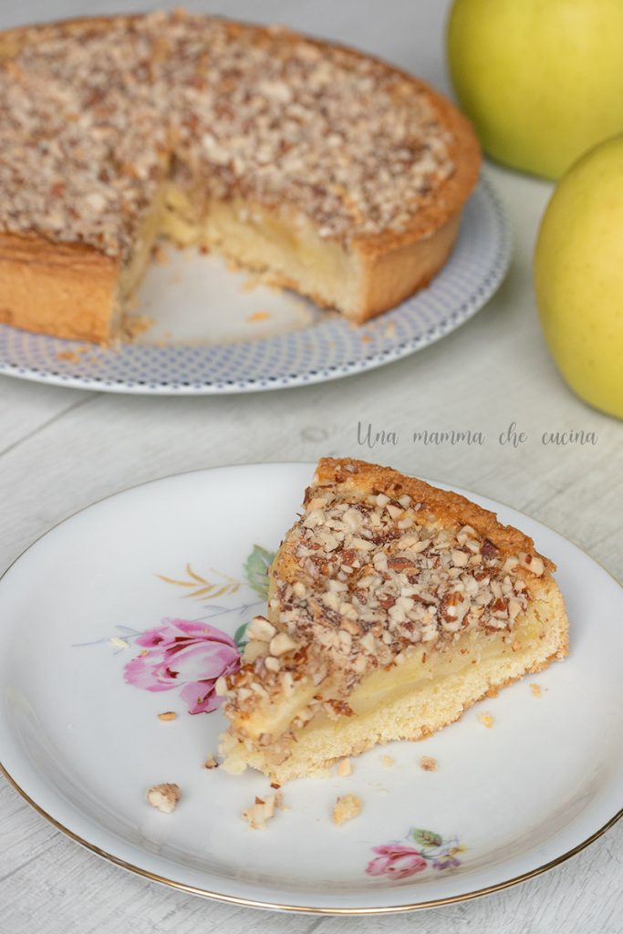 Appeltaart met room en amandelen
