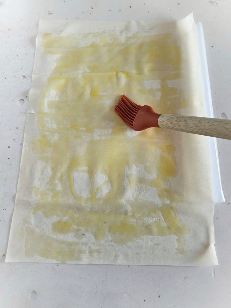 Hartige filodeegtaart met courgette, spek en kaas