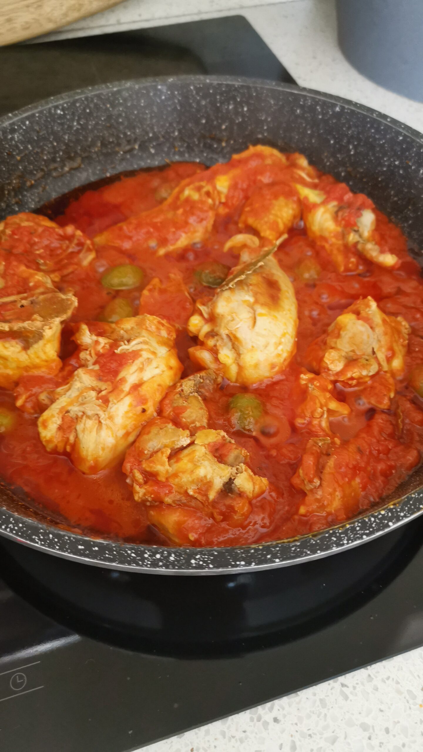 Kippenbouten met tomaten