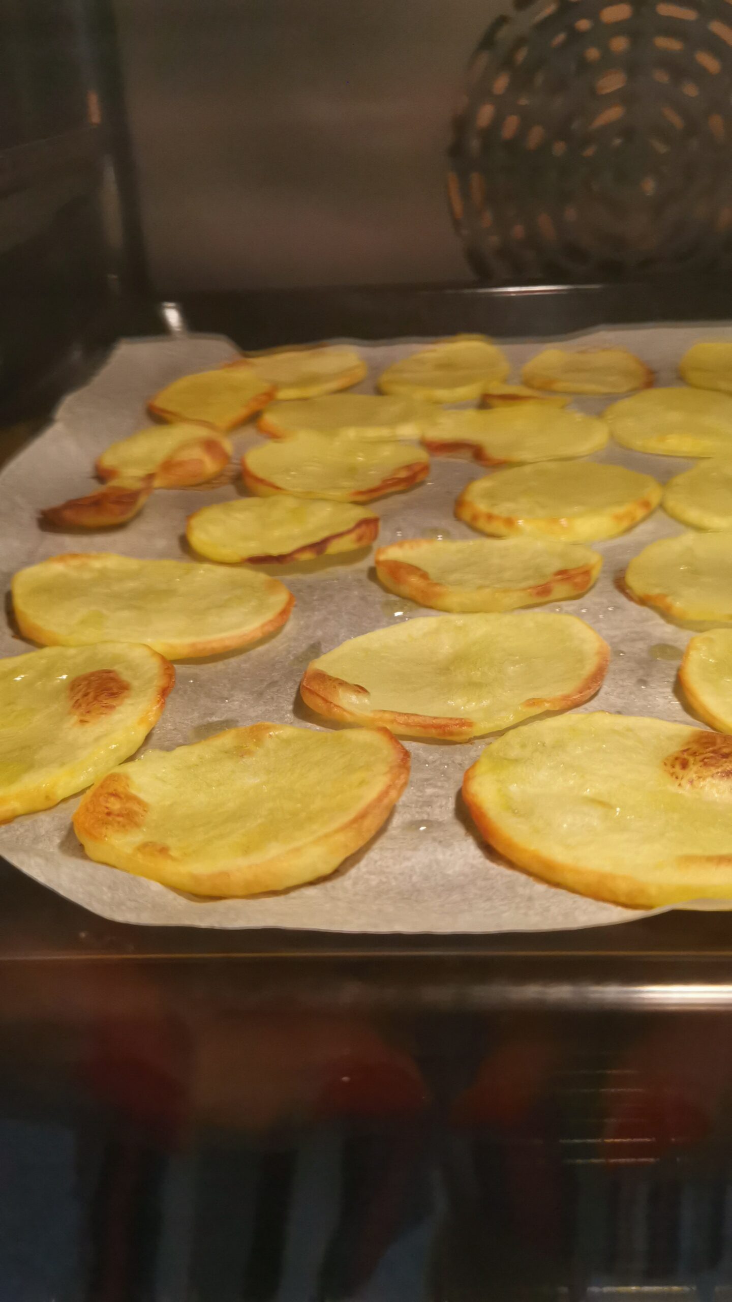 Gebakken aardappelchips