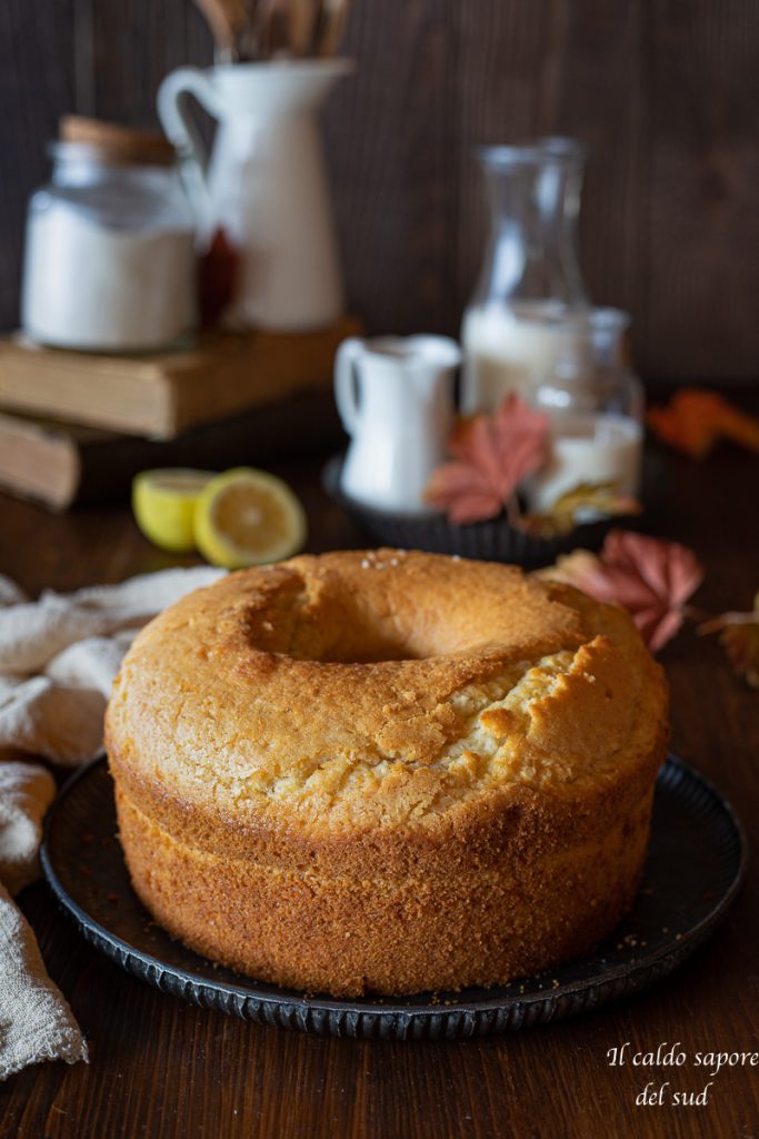 Ciambella met citroen en warme melk, heerlijk luchtig