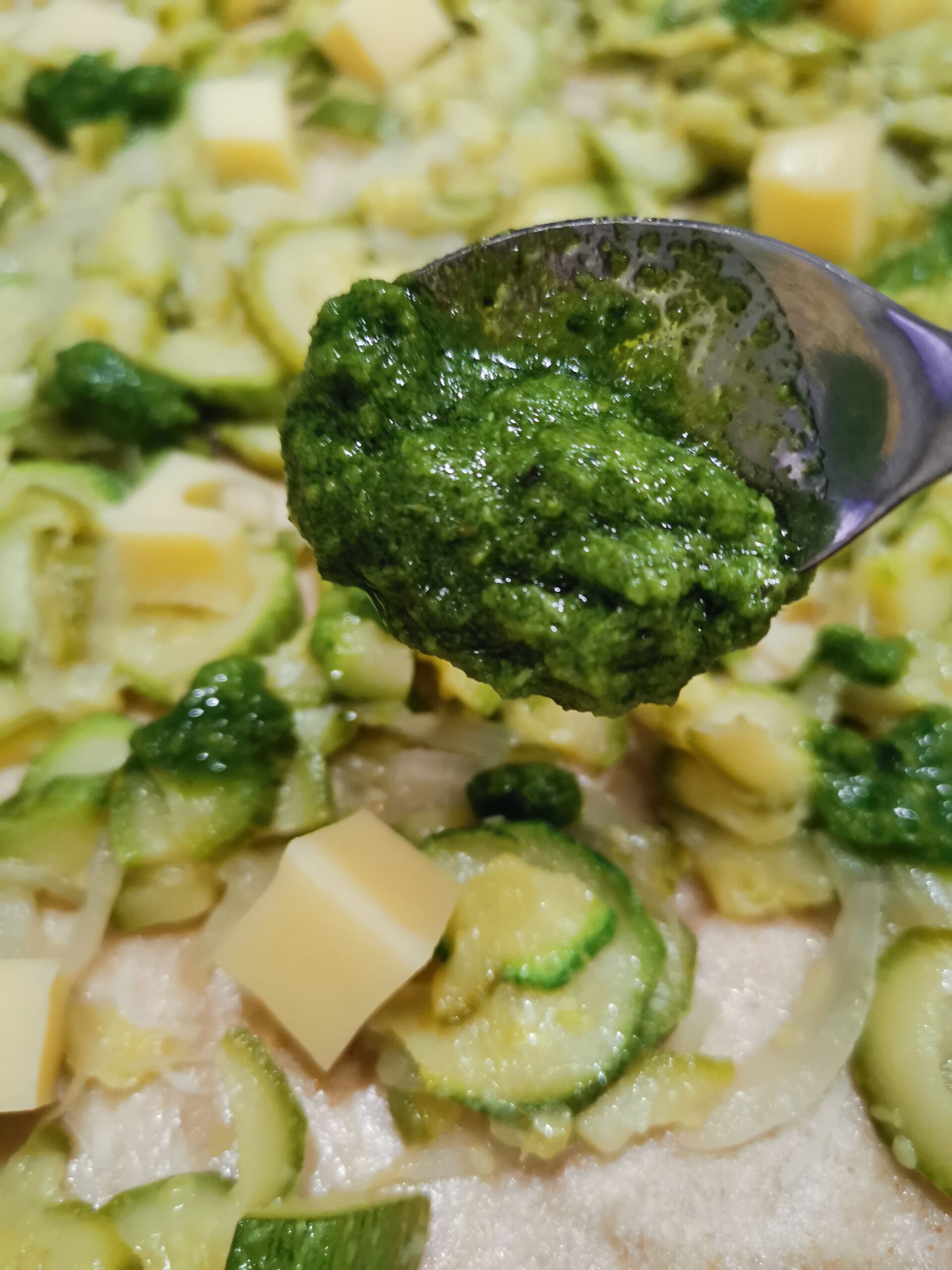 Hartige taart met pesto