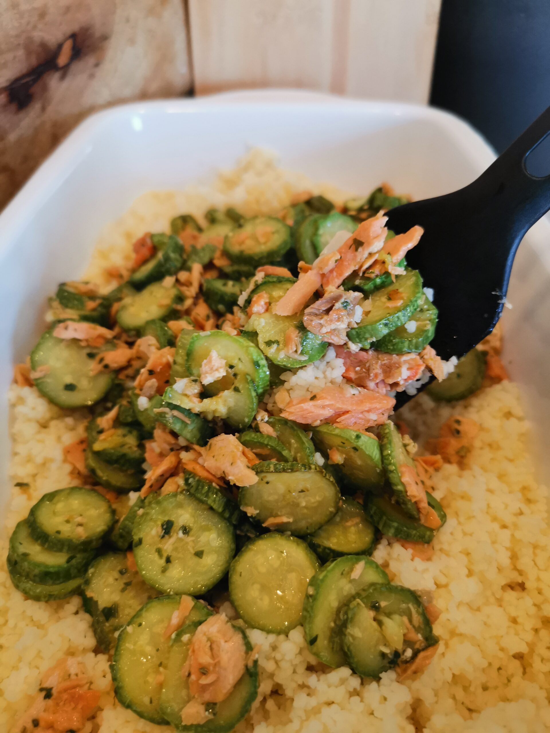 Couscous met zalm en courgette