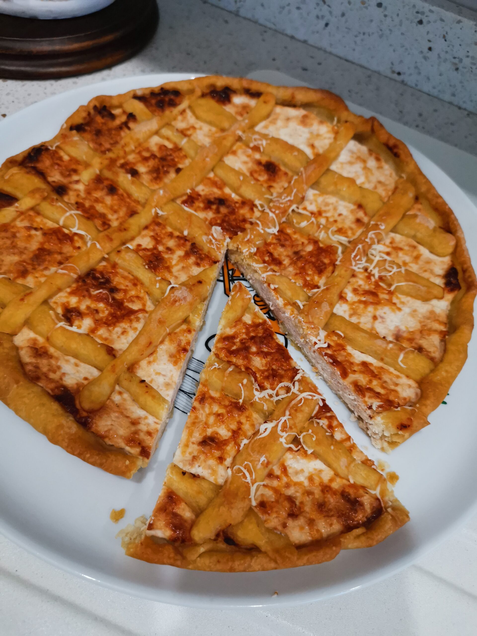 Hartige taart met ham en kaas