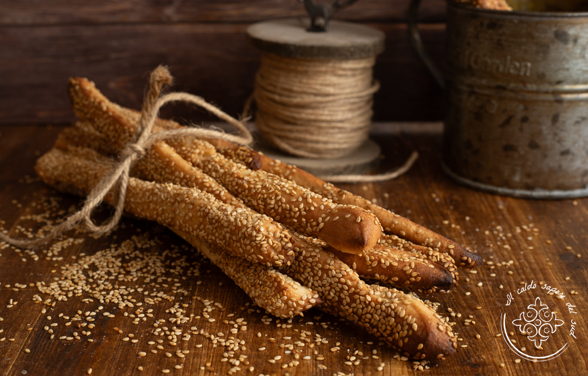 Siciliaanse grissini met sesamzaad: traditioneel recept 