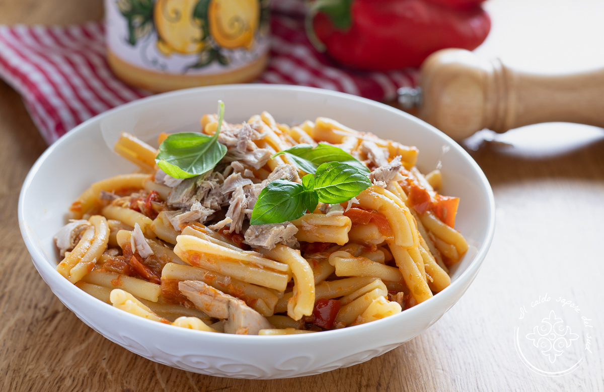 Pasta met paprika en tonijn