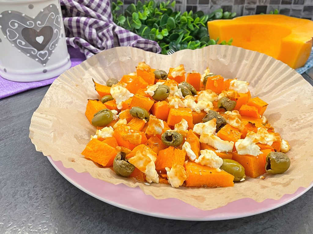 Pompoen met feta en olijven in de airfryer