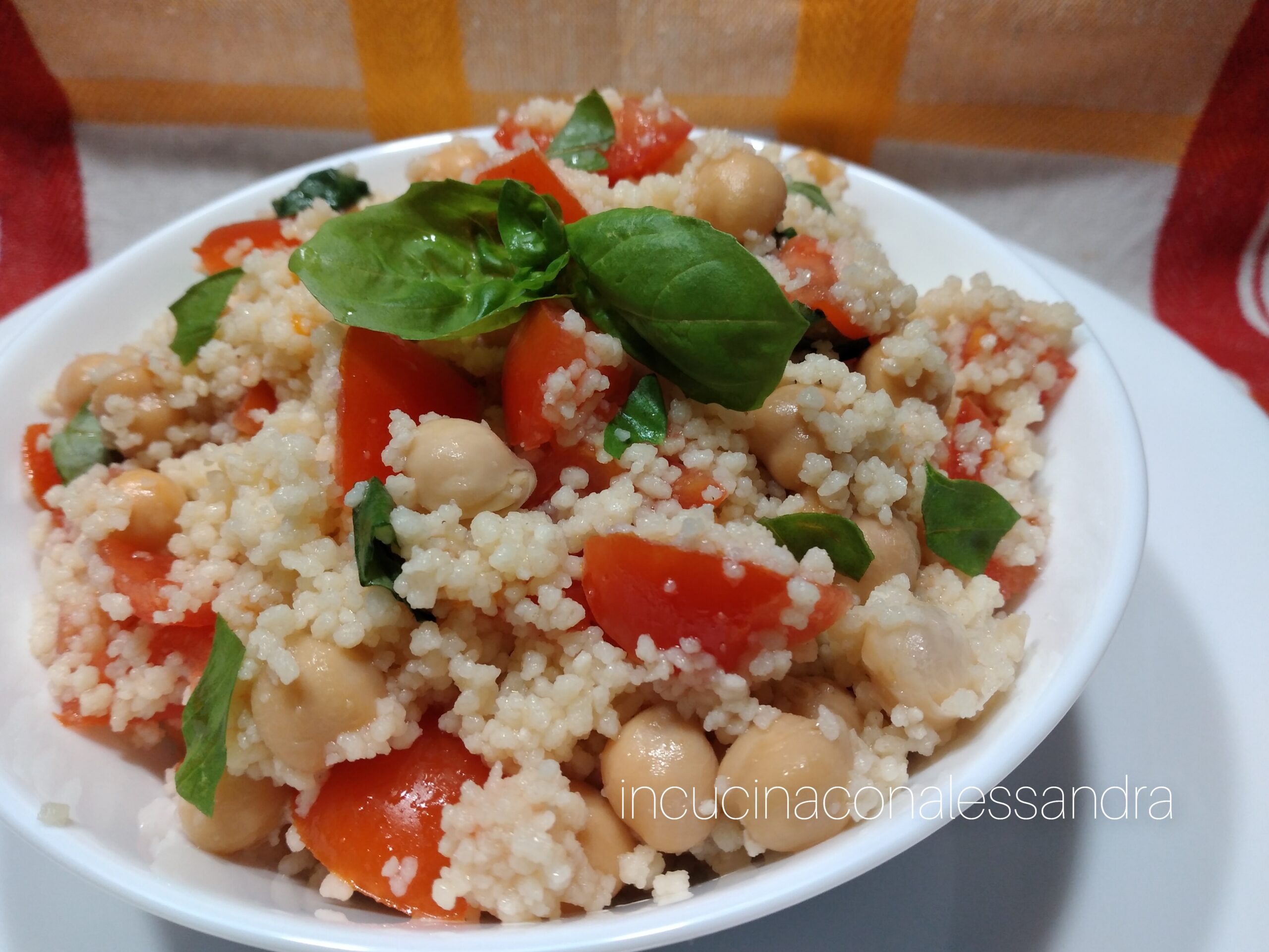Couscous met cherrytomaten en kikkererwten