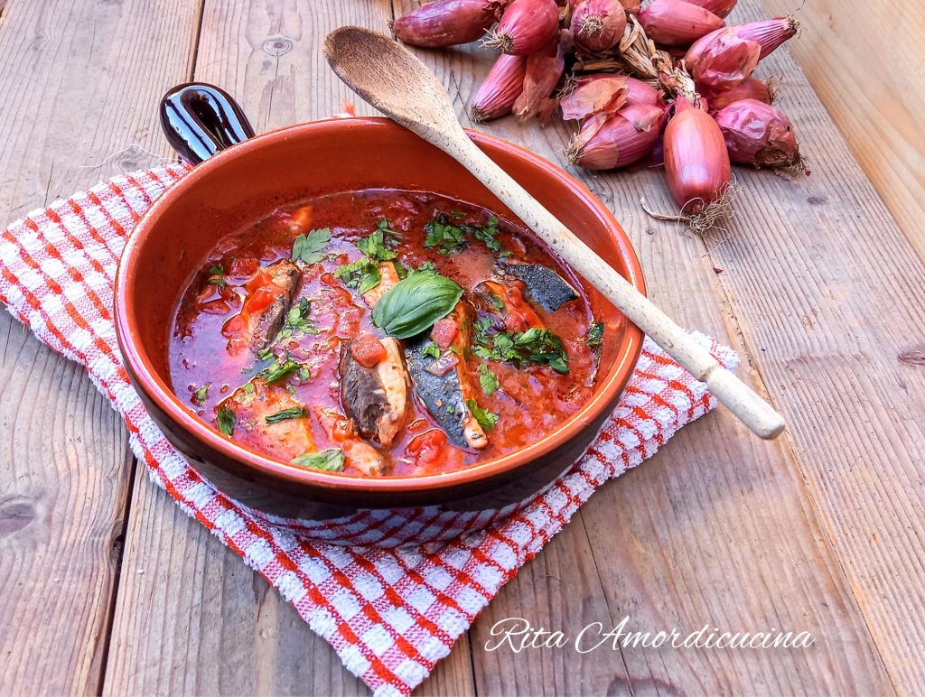 Filet van gestreepte tonijn alla pizzaiola