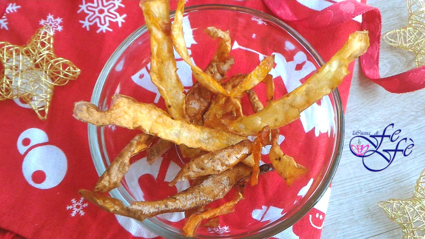 CHIPS VAN AARDAPPEL- EN WORTELSCHILLEN