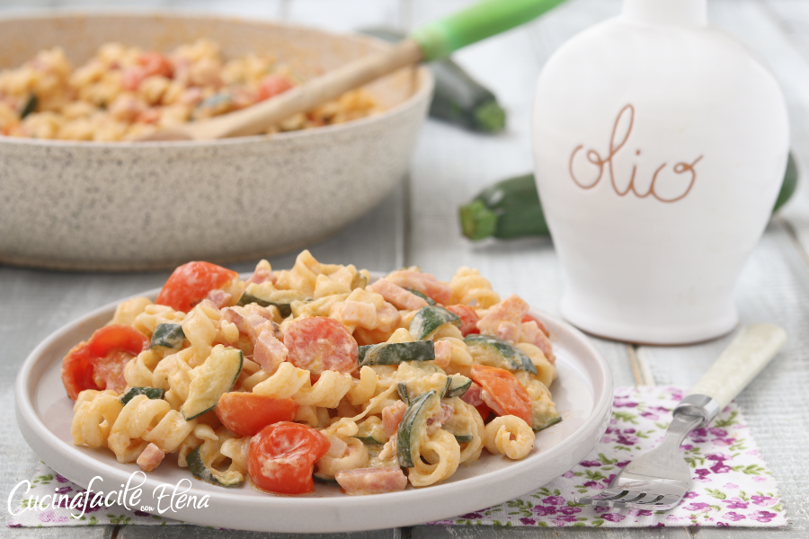 Pasta courgette speck en cherrytomaatjes