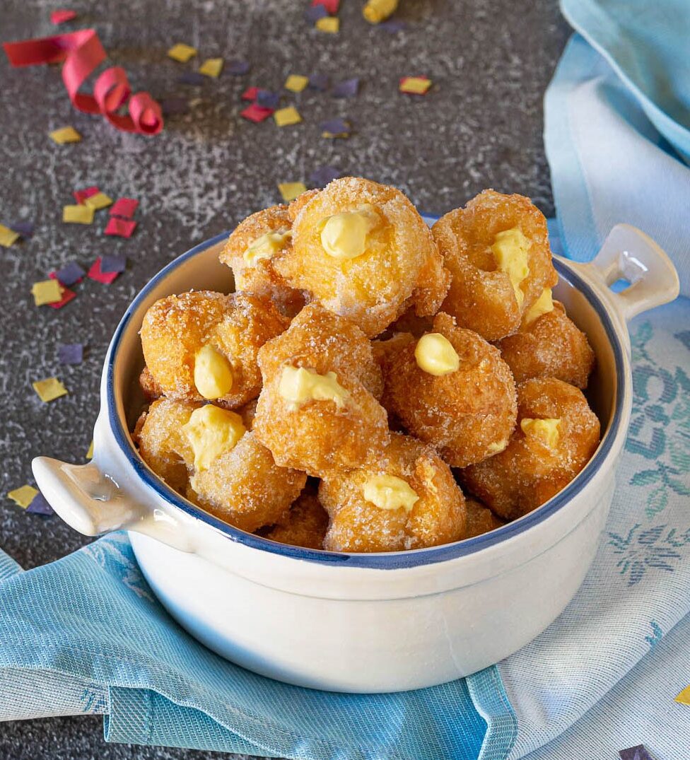 Carnavals-tortelli met banketbakkersroom