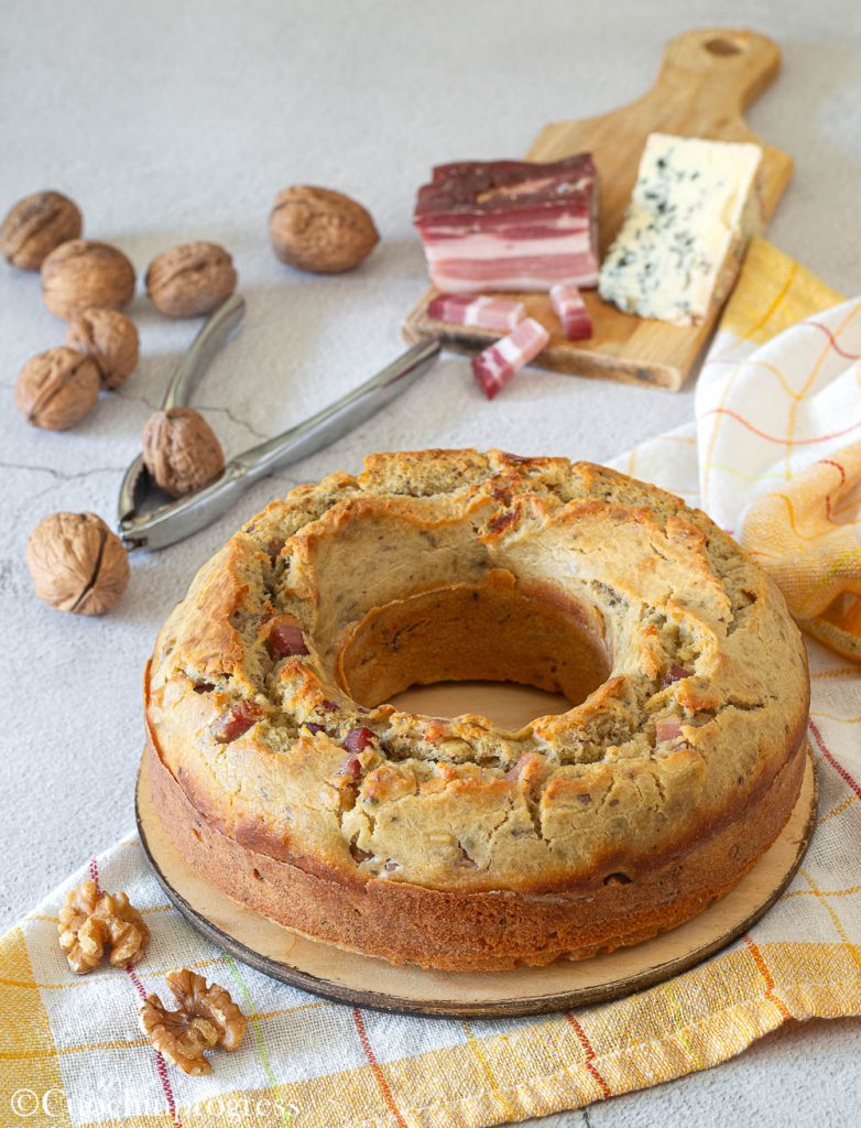 hartige ciambella gorgonzola pancetta en walnoten