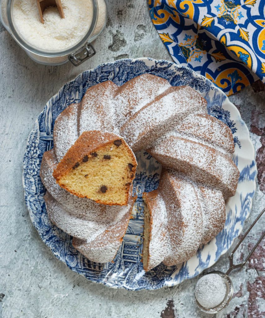 ciambellone met kokos en chocolade