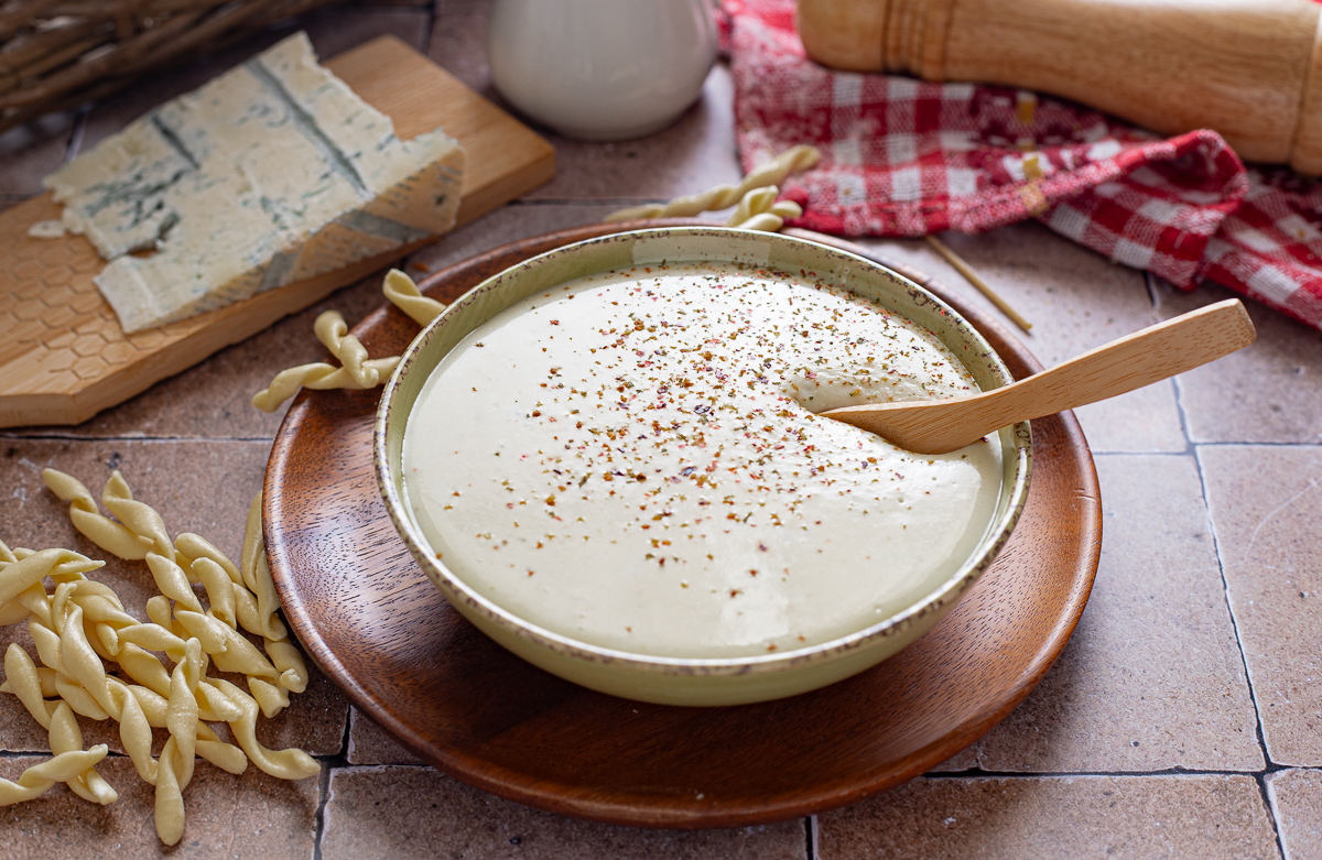 Vierkaassaus – recept