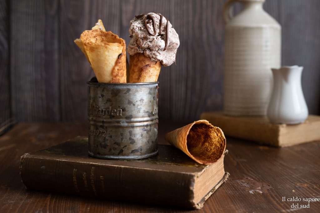 Cialde per gelato fatte in casa senza lattosio croccanti e dorate