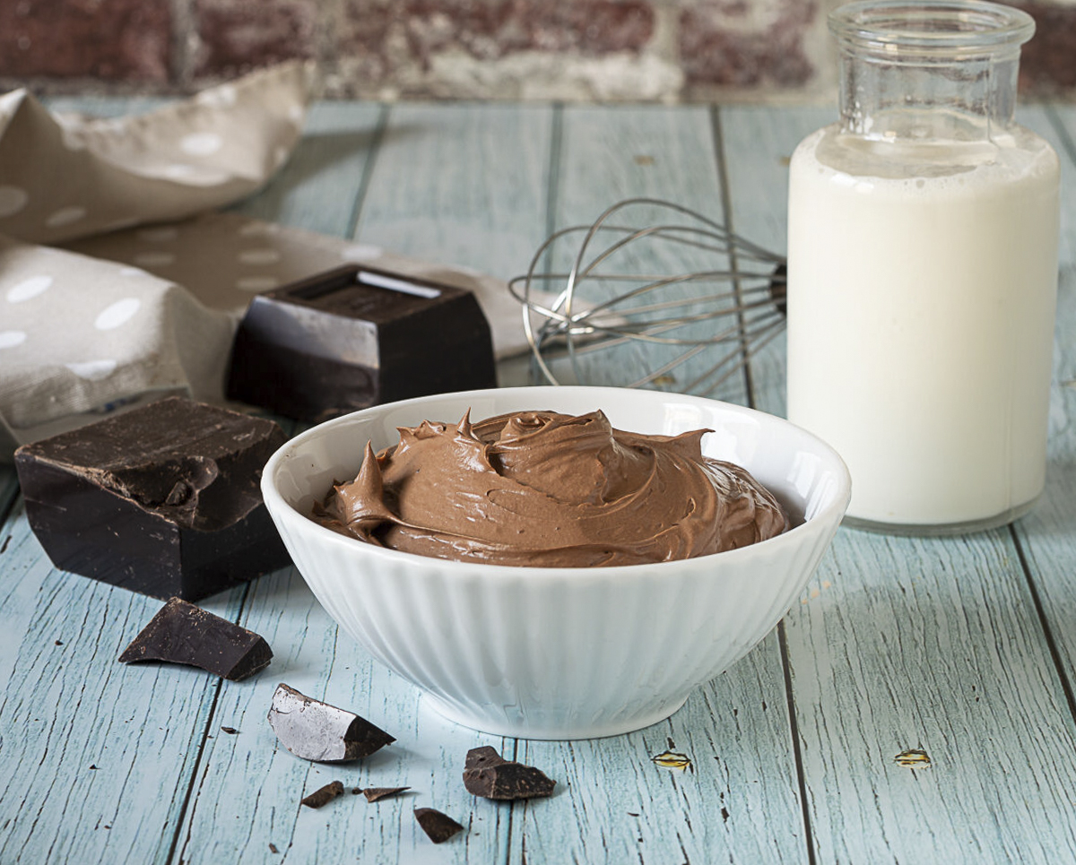 Opgeklopte ganache van pure chocolade