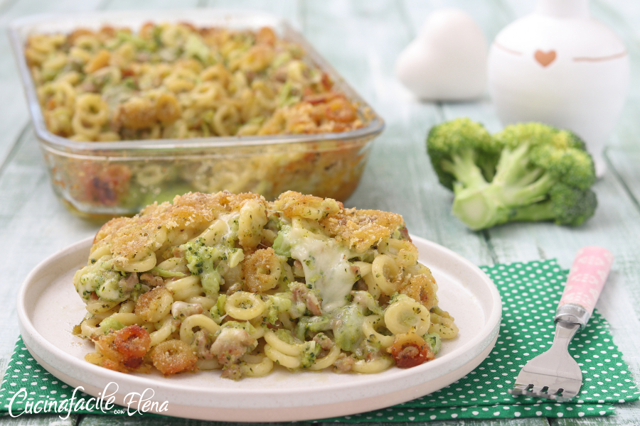 Ovenschotel met broccoli en worst