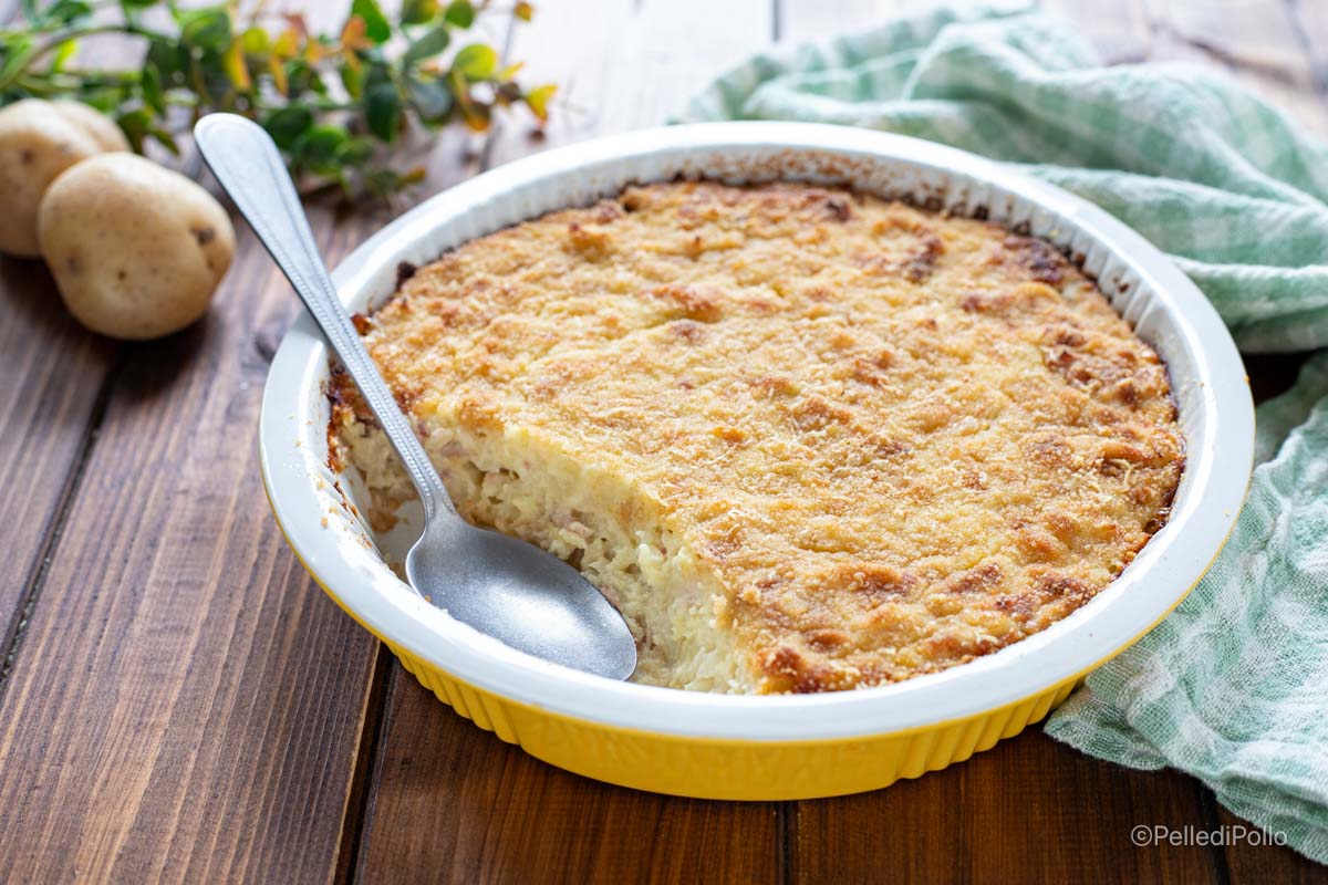 Ovenschotel van savooiekool met aardappelen en bechamelsaus