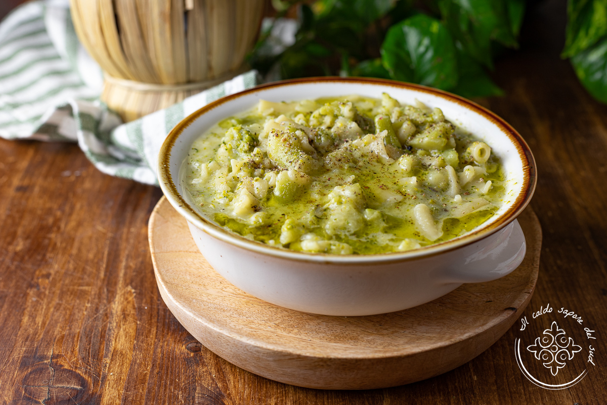 Pasta met aardappelen, broccoli en provola