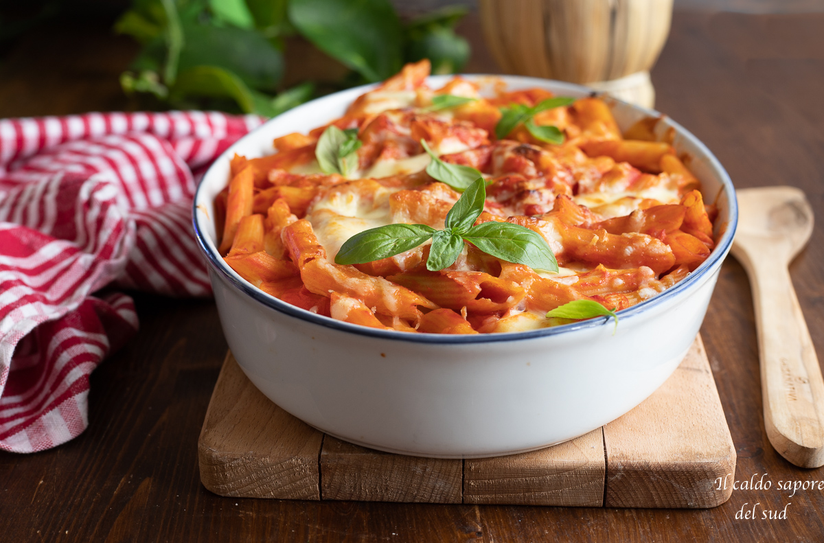 Snelle pasta uit de oven met mozzarella en tomaat