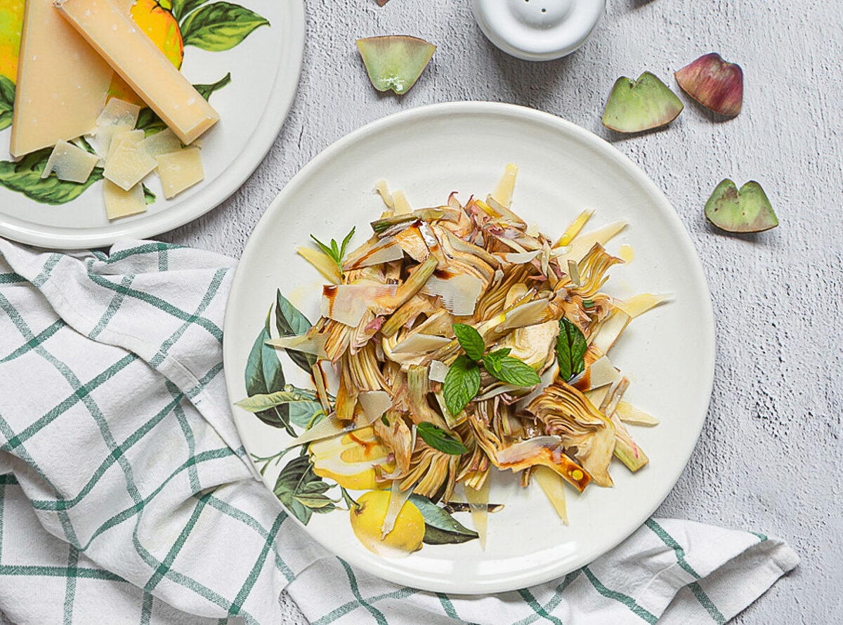 Salade van rauwe artisjokken en Parmezaan