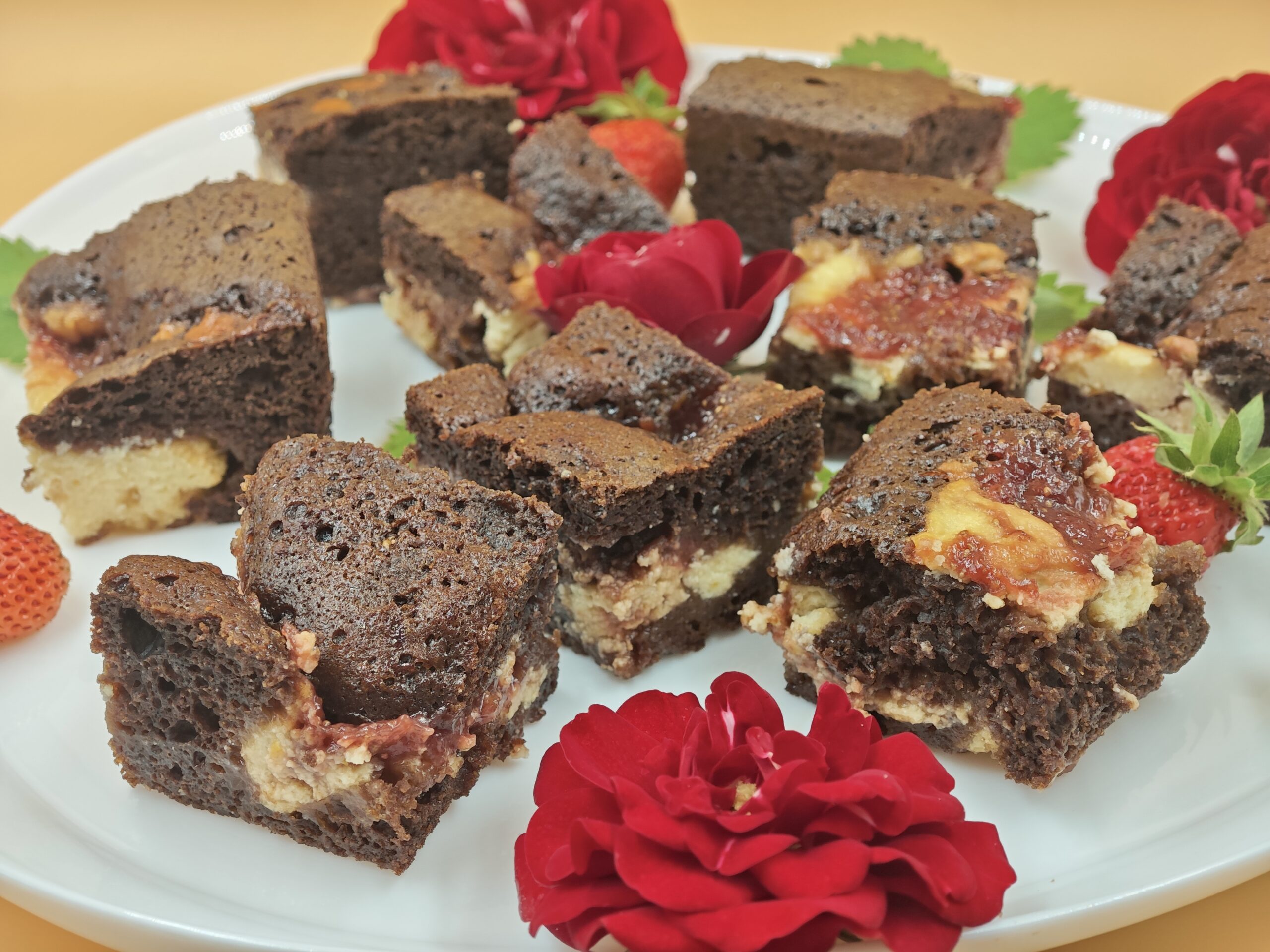 Brownie met ricotta en aardbeien: het makkelijke dessert dat iedereen verovert