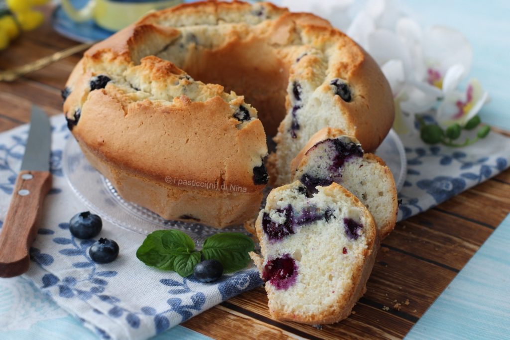 Ciambellone met eiwitten en bosbessen recept i pasticcini di Nina