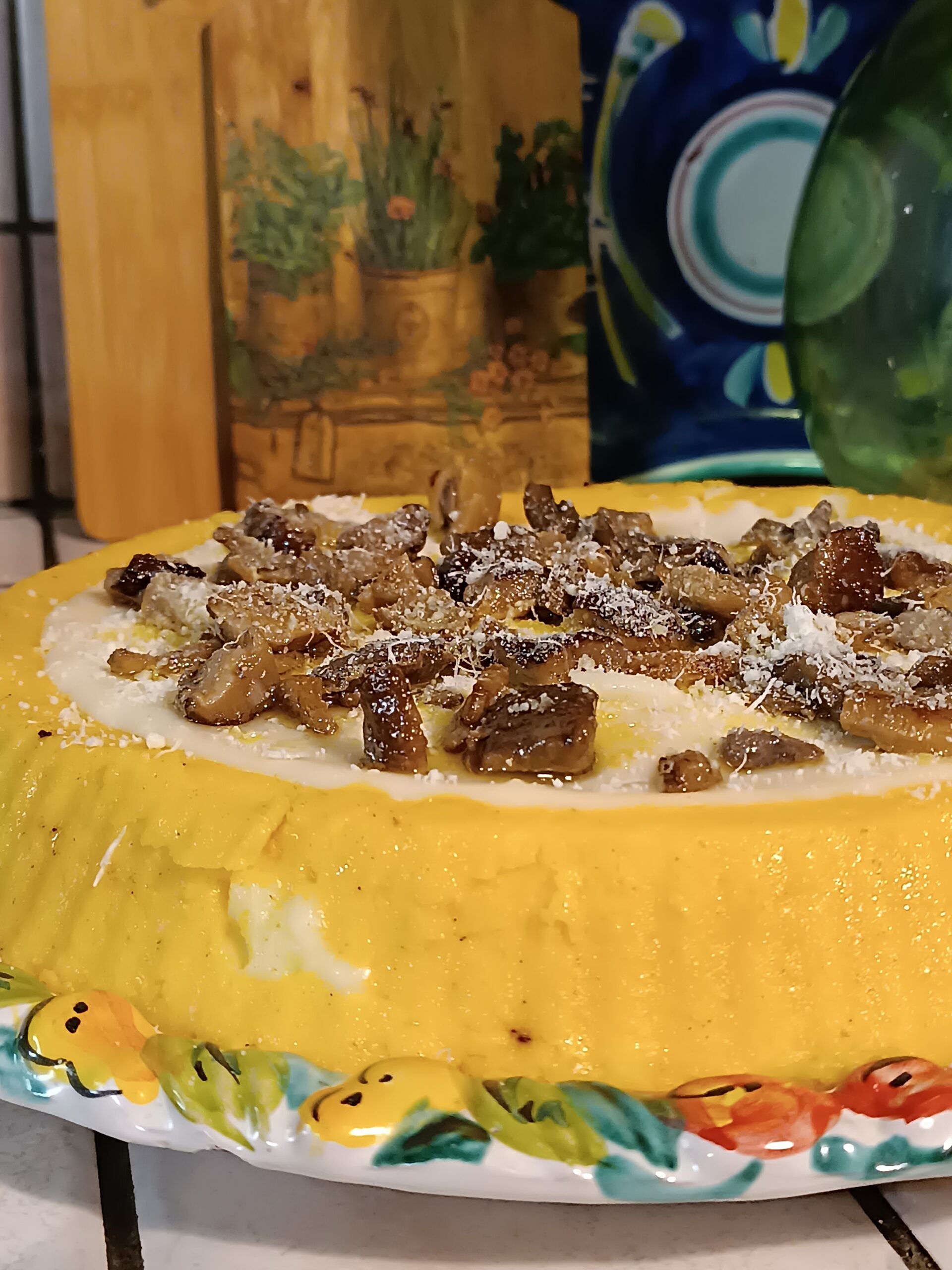 Polentataart met parmezaancrème en paddenstoelen