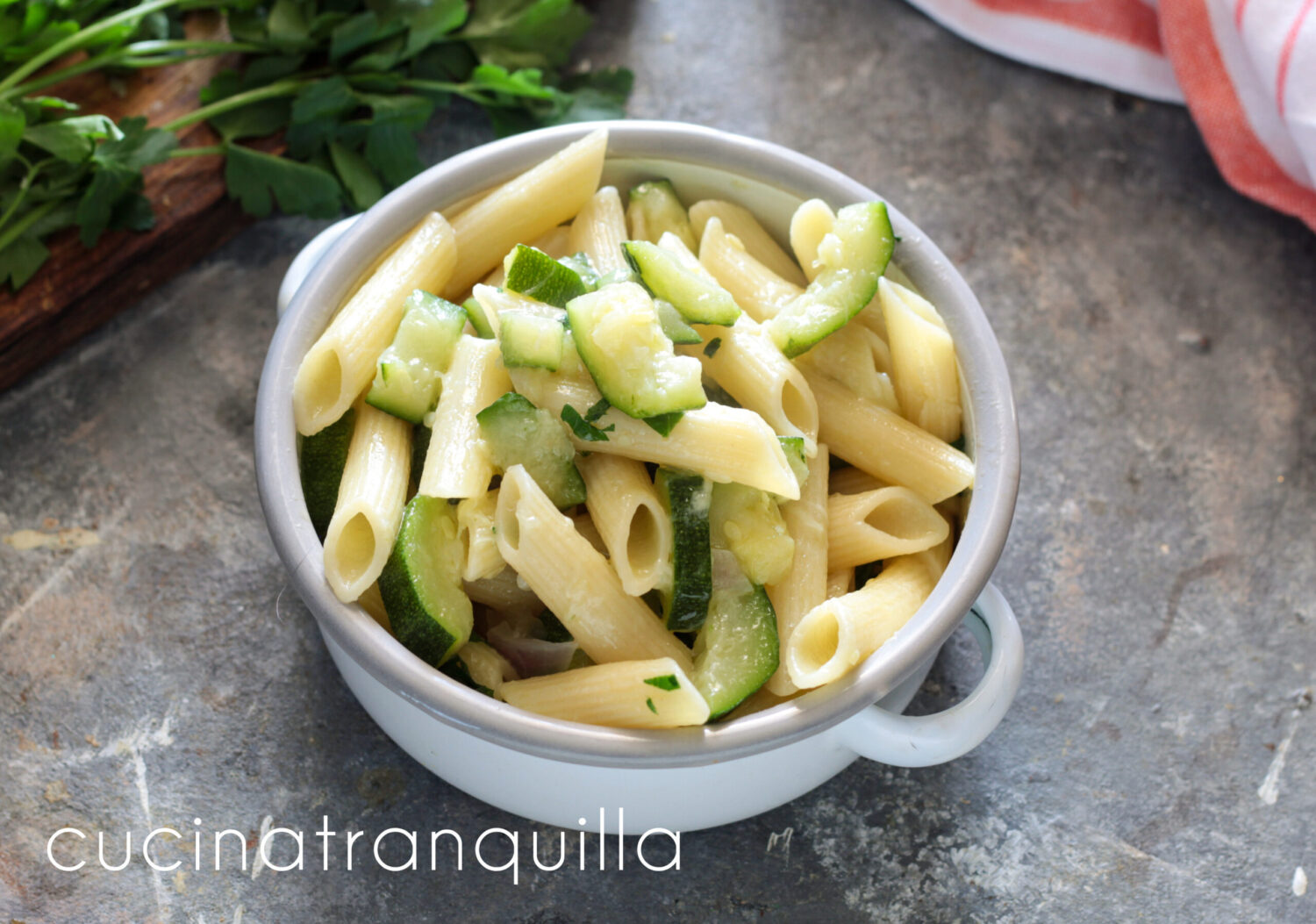Penne met gesauteerde courgettes