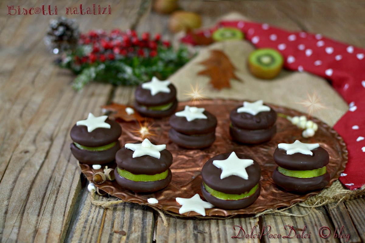 Kerstkoekjes met chocolade en kiwi
