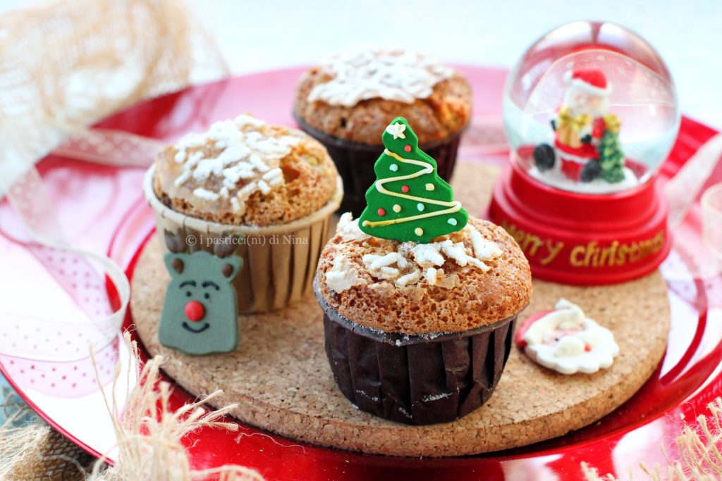 Kerstmuffins met panettone-smaak, klaar in enkele minuten, plaatskaartje, makkelijk voordelig recepten i pasticcini di Nina kerstlekkernijen