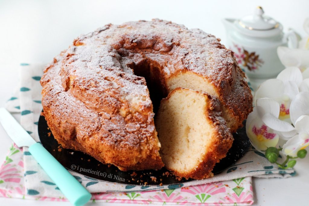 Klassieke ciambellone met yoghurt, eenvoudige en authentieke zoetigheid | I Pasticcini di Nina