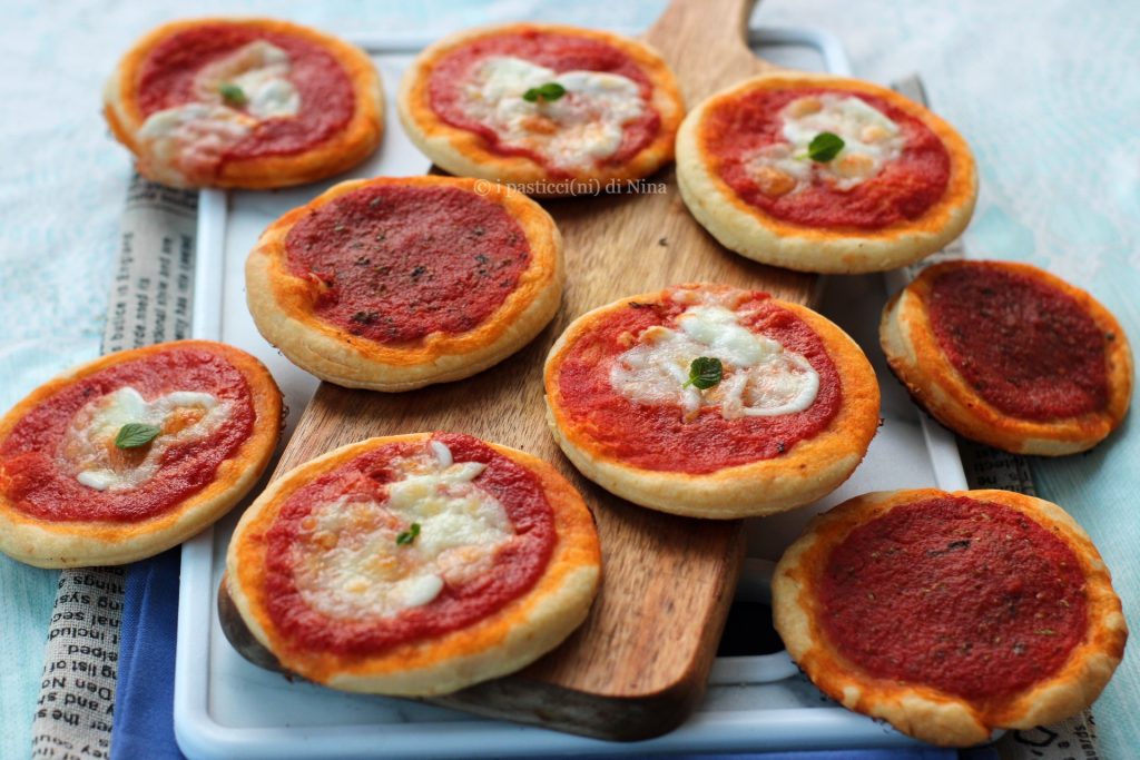 snelle pizzette met instant gist met smeerbare kaas in het deeg recepten i pasticcini di nina