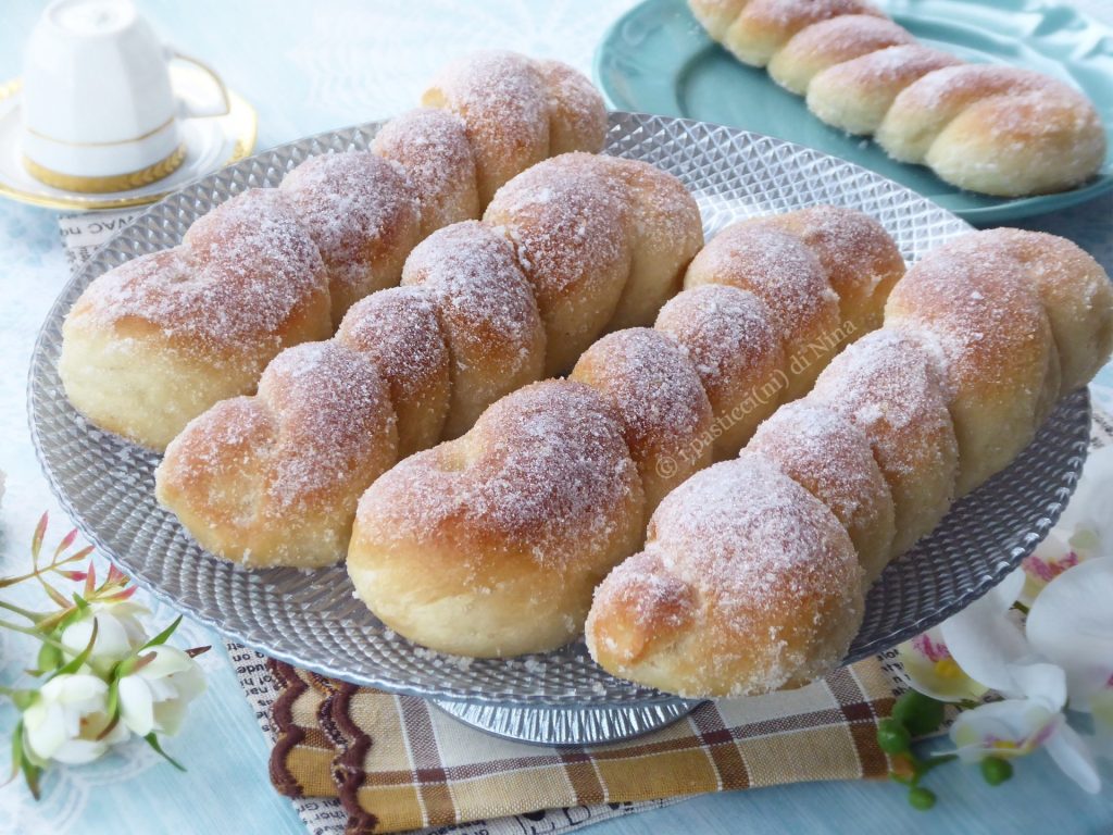 suiker-vlechtjes superzachte Siciliaanse melkbrioches zonder eieren i pasticcini di Nina