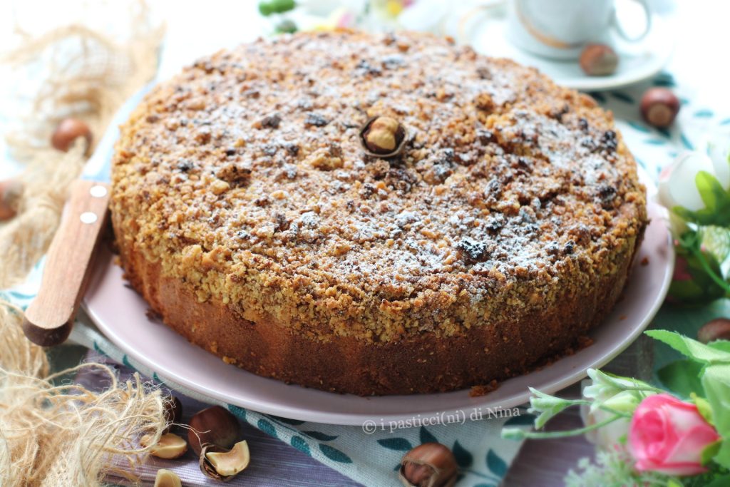 Veerlichte hazelnoottaart, zacht en geurend, makkelijk en snel recept voor een superzacht gebak als een wolk I Pasticcini di Nina