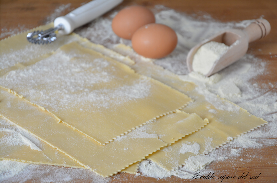 Zelfgemaakte verse lasagne met eieren