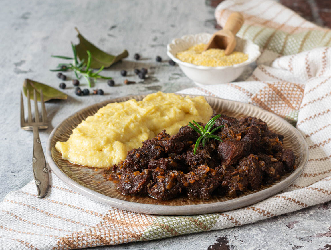 Civetstoofpot met polenta