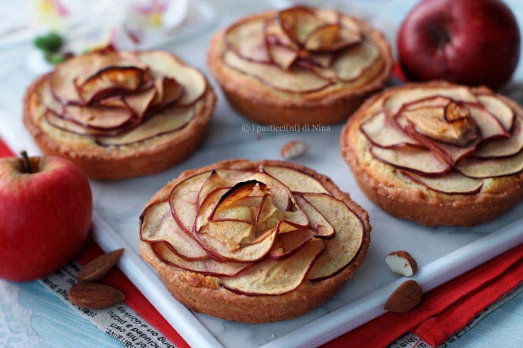Frangipane-appeltaartjes verfijnde lekkernijen voor Moederdag i pasticcini di Nina