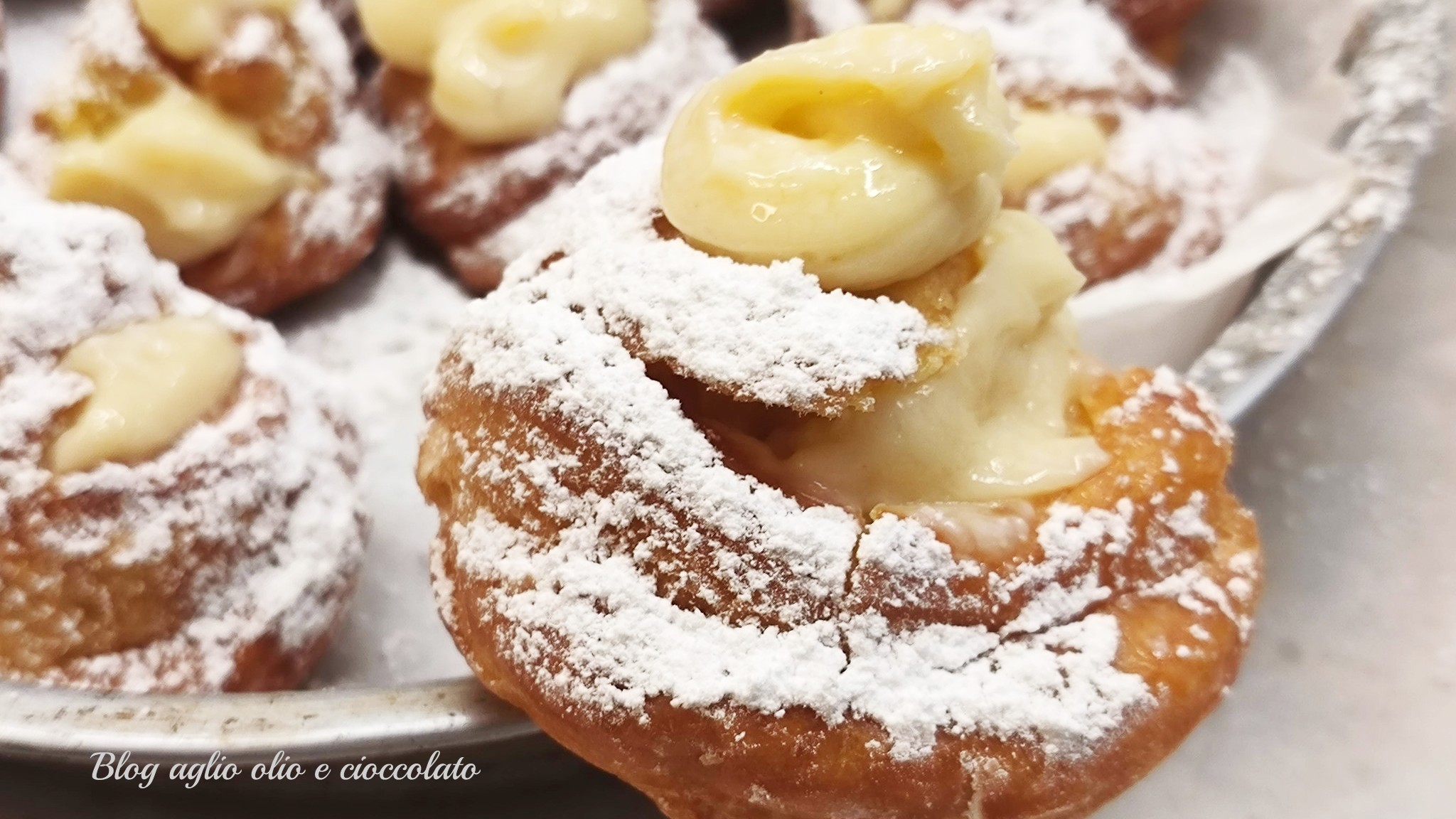 Perfecte zeppole van Sint-Jozef: de truc van de dubbele garing die ze luchtig en hol maakt