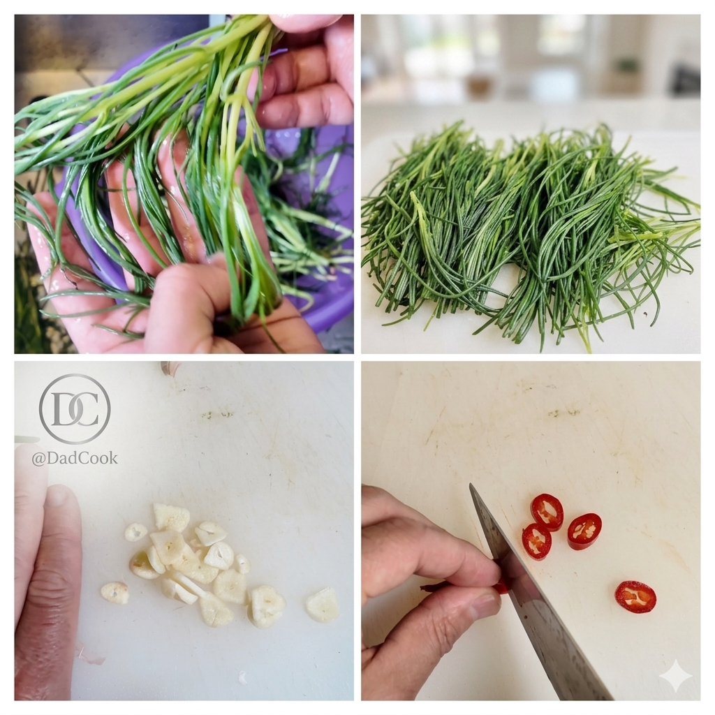 Schoonmaken van de agretti en het in plakjes snijden van de knoflook en de verse chili op een snijplank.