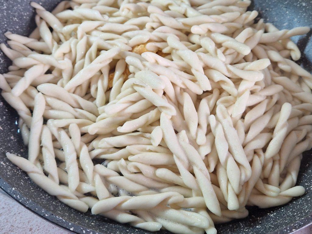 Trofie met wortelcrème