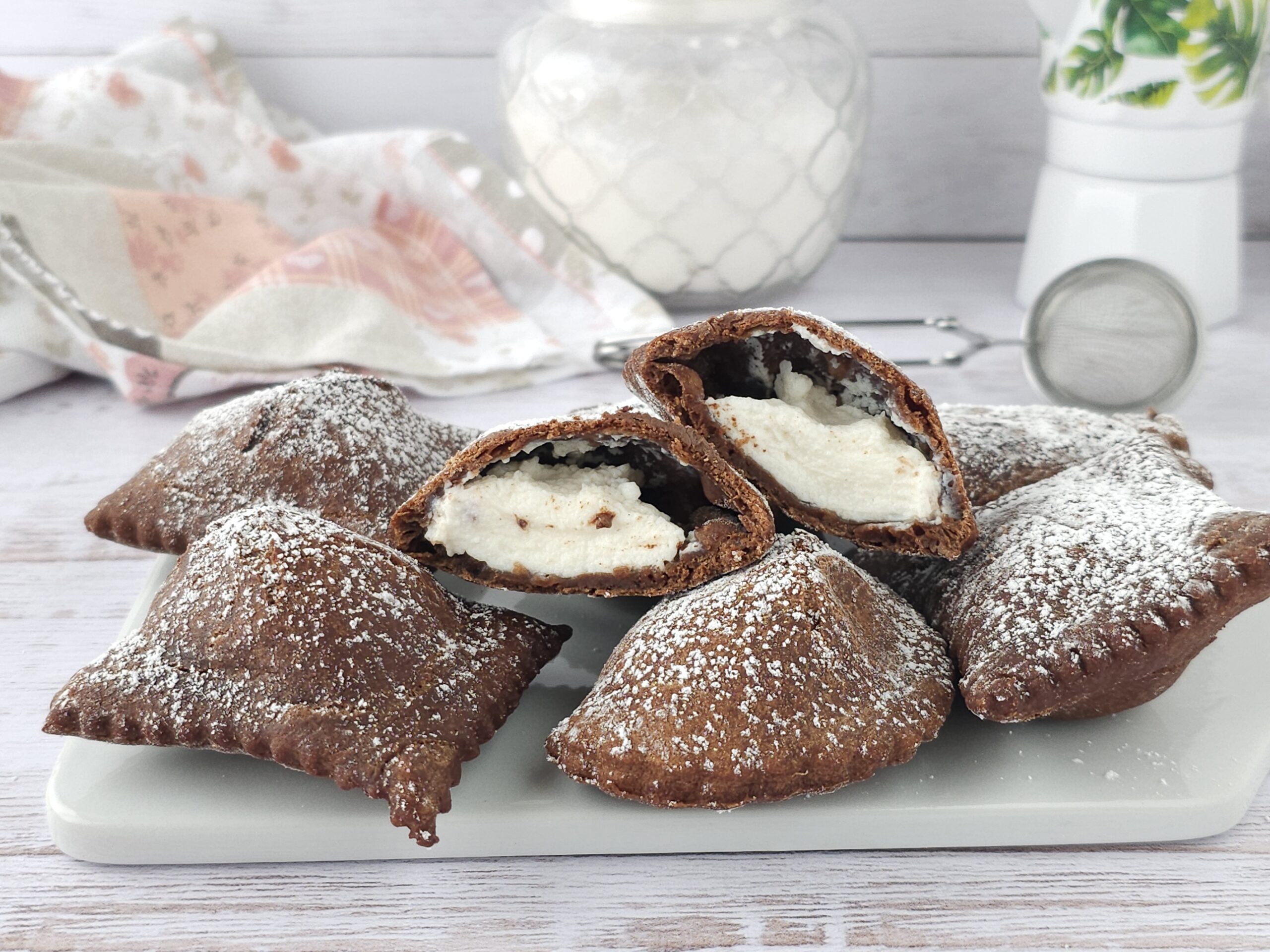 Zoete chocoladeravioli gevuld met ricotta